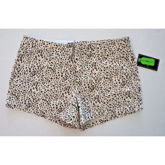 Volcom B0932205 Women’s Sz 27 Beige Leopard Print Frochickie Chino Shorts - Picture 1 of 9